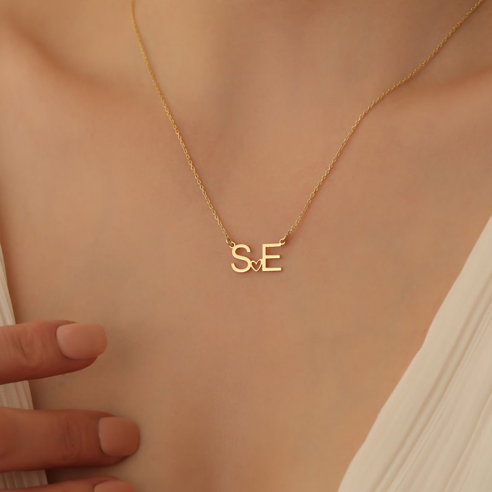 DAINTY INITIAL HEARTH | Personalized Initial Dainty Necklace